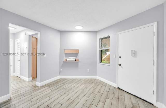 1631 NE Miami Gardens Dr Gallery 2