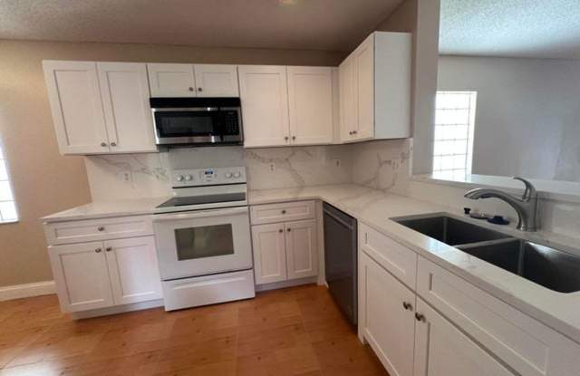 9761 NW 2nd Street, Coral Springs, FL 33071 - 4900 photos photos