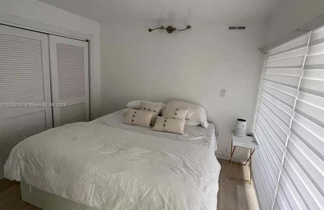 3036 SW 27th Ave - 3036 Southwest 27th Avenue, Miami, FL 33133