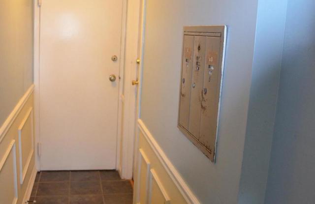 1812 SWANN STREET NW Gallery 2