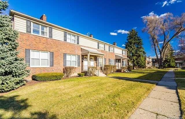 3388 COOLIDGE HWY - 3388 Coolidge Highway, Royal Oak, MI 48073