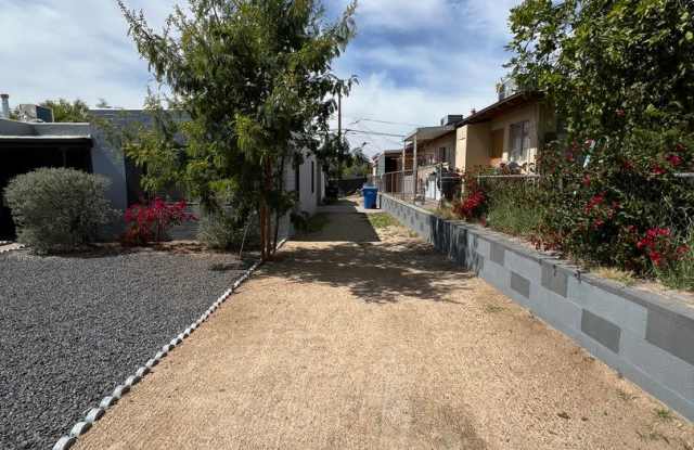 Furnished cozy 1 bedroom Duplex! Gallery 4