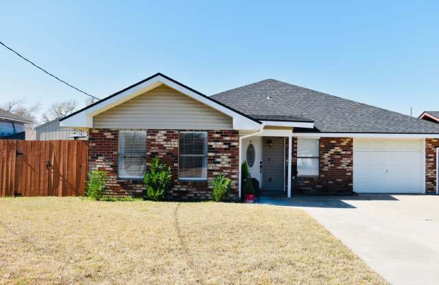 Wonderful 4/2 Brick Home! - 4040 West Walton Street, Lake Charles, LA 70607