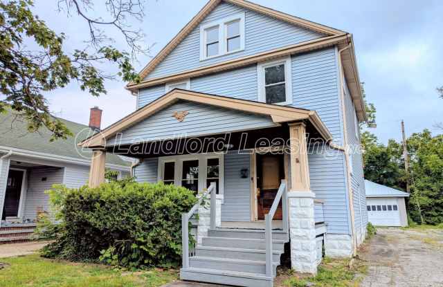 Spacious 3-Bedroom Colonial with Finished Attic and 2 Full Baths photos photos