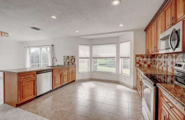 10758 Lake Jasmine Drive Gallery 3