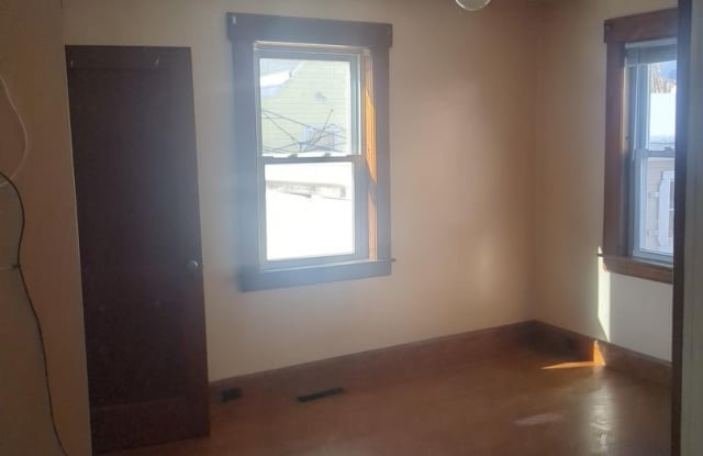 111 Walnut St - 111 Walnut Street, Nashua, NH 03060