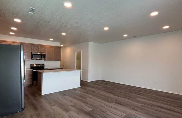 Brand New Corner Townhome! Gallery 4
