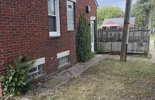 19454 Washtenaw Street Gallery 3