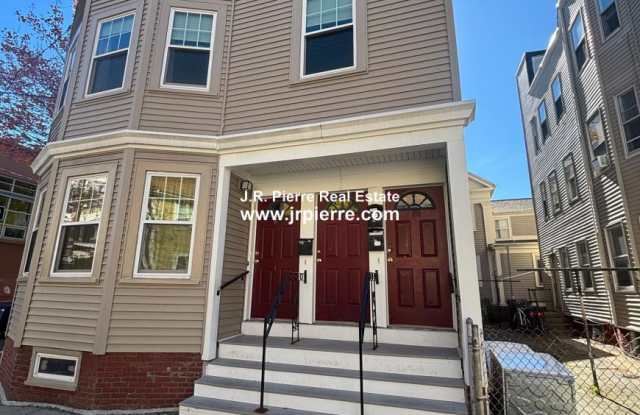 266 Washington Gallery 1
