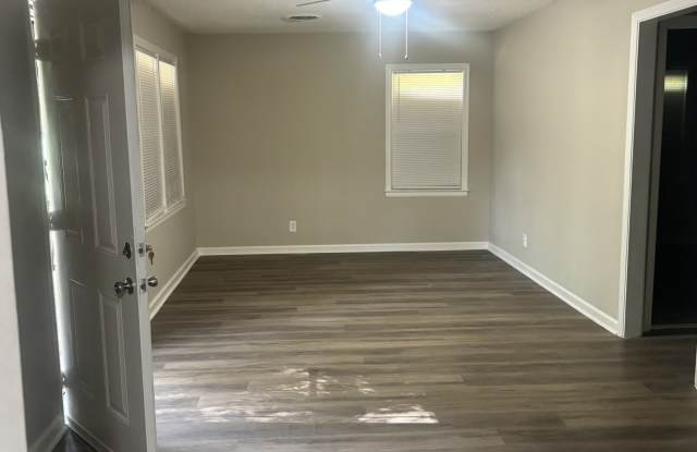 4746 Hodge Road Gallery 2
