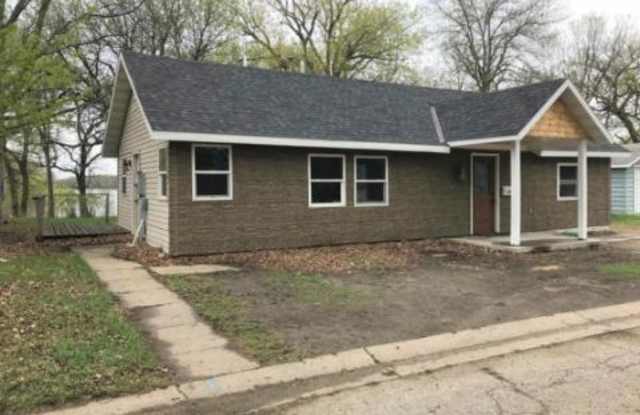 Willmar house for rent. 3 bed 1bath photos photos