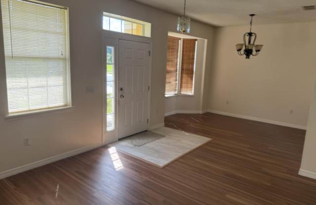 2741 Woodstream Circle Gallery 3