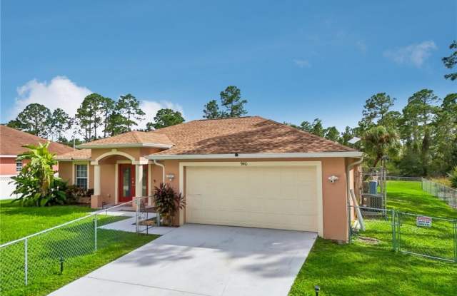 940 Belmont Street East photos photos