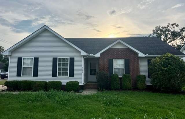 3BR 2BA Home with 2-Car Garage in Eastwoods, Near MTSU Gallery 3