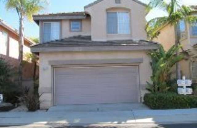 LOVELY 2 STORY DETACHED HOME WITH LARGE LOFT, DIRECT ACCESS 2 CAR GARAGE - 24508 Sunshine Drive, Laguna Niguel, CA 92677