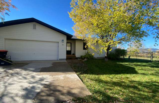 Charming downtown 3BR/2BA home in Victor Gallery 1