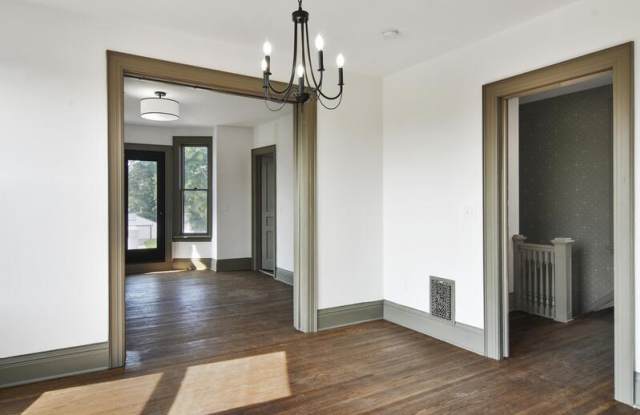88 Florida Street - Upper Gallery 4
