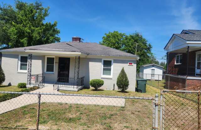 Lovely 2 Bedroom Bath Gallery 1