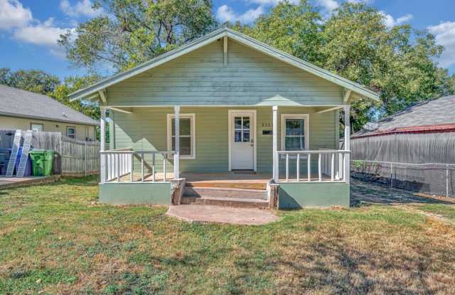 Newly remodeled 4BD 2BA home in Waco photos photos