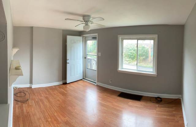 Cozy, Two Bed Available May 15th! photos photos