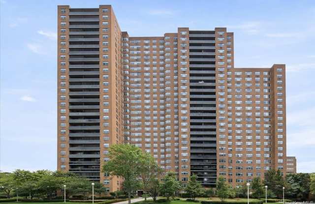 70-25 Yellowstone Boulevard unit: 2W photos photos 70-25 Yellowstone Boulevard unit: 2W photos photos