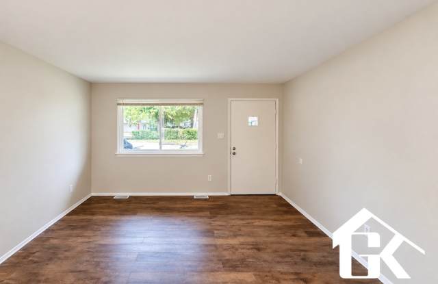 FULLY UPDATED 3 bed Home w New Appliances in Oak Park! Gallery 3