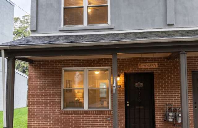 3322 N 15th St., 5 bedrooms, 2 bathrooms for $1,640/Month Gallery 1
