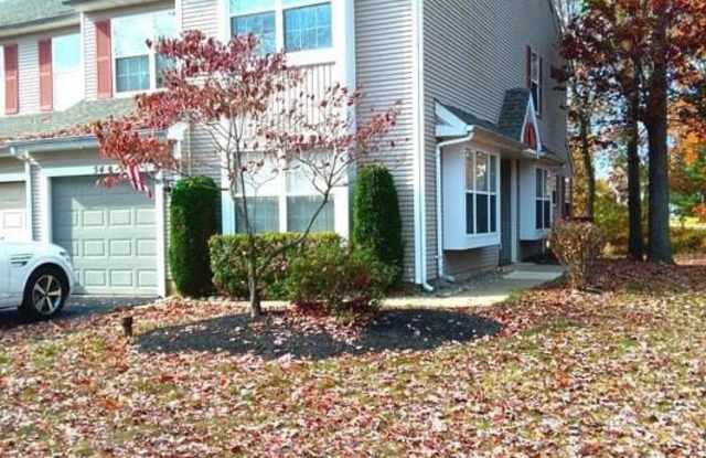54 TAMARACK COURT - 54 Tamarack Court, Newtown Grant, PA 18940