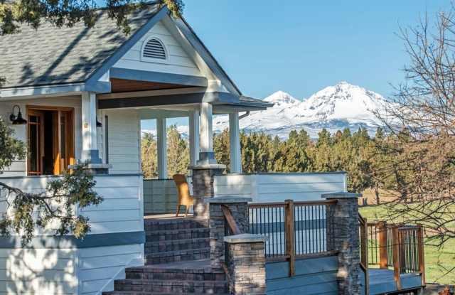 Country Living with Awesome Mtn Views - 68322 Cloverdale Road, Deschutes County, OR 97759