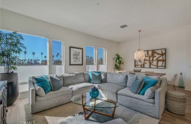 2353 Doheny Way Gallery 2