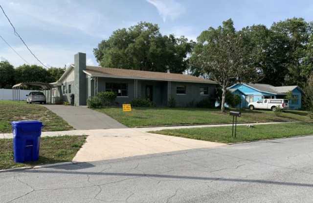1210 Monterey Way - 1210 Monterey Way, Lakeland, FL 33805