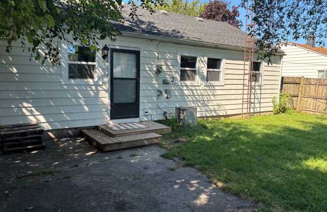 3 bed 1 bath home for rent Gallery 1