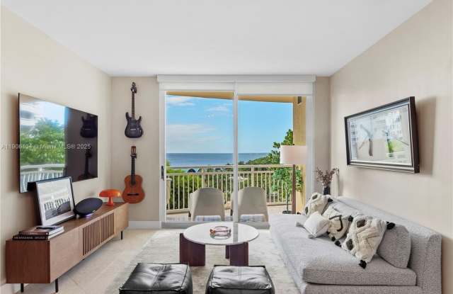 2475 Brickell Ave photos photos