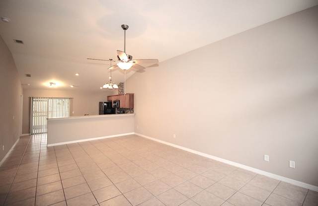 Gorgeous, oversize 3 Bed 2 Bath 1 Car Townhome w Lawn Cutting in Palm Coast! Gallery 4