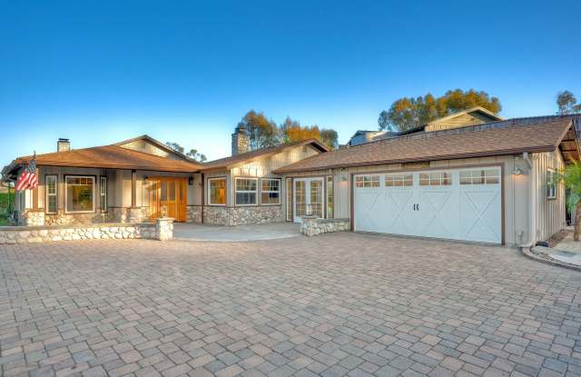 125 Hummingbird Hill Gallery 1