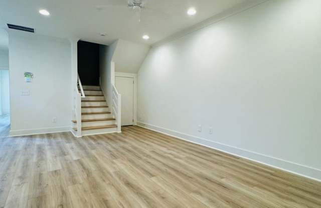 Modern 3 Bed / 3.5 Bath Townhome with Garage Near Dining & Shopping - Available January 2027! Gallery 4