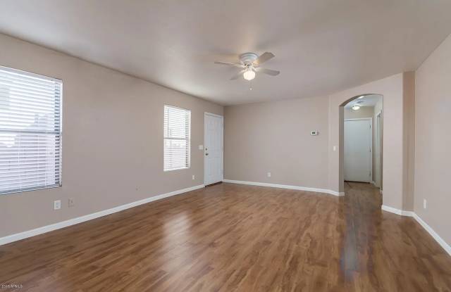 10864 East Clovis Avenue Gallery 3
