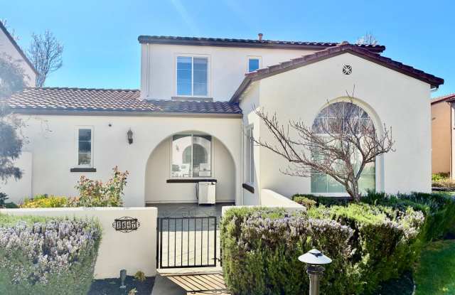 Perfect Shape Gale Ranch Townhome in San Ramon with many extras photos photos