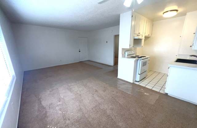 Sherwood Plaza photos photos