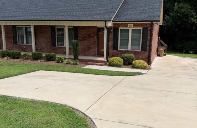 2 Bedrooms, 2 Bath Condo/Duplex For Rent on Janice Road, Lincolnton NC Gallery 3