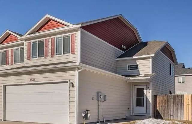 3 BEDROOM, 2.5 BATHROOM TWINHOME WITH 2 CAR ATTACHED GARAGE photos photos