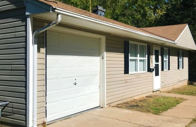 8304 East 111 Street - 8304 East 111th Street, Kansas City, MO 64134