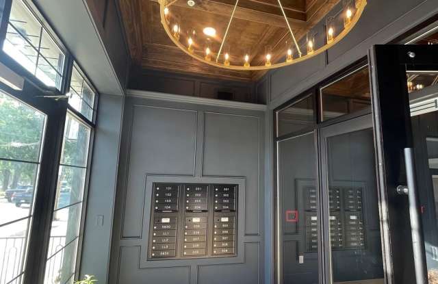 581 JAMESTOWN Gallery 2