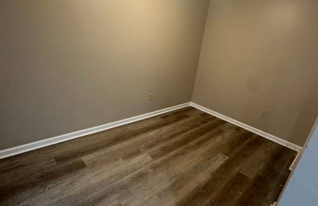 2Bd/1.5Ba Townhouse located on the Germantown/Memphis Line! Gallery 4