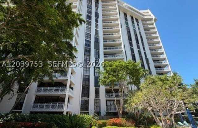2000 Towerside Ter Gallery 1