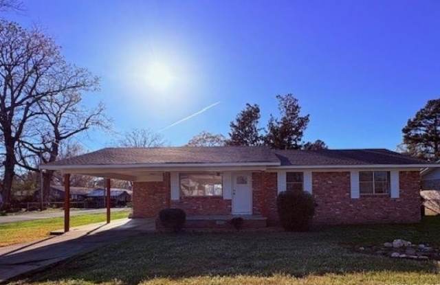 700 Barnes Street - 700 Barnes Street, Lonoke, AR 72086 700 Barnes Street - 700 Barnes Street, Lonoke, AR 72086