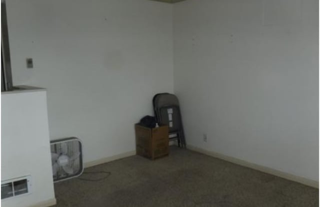 607 Ash Street - 607 Ash Street, Myrtle Point, OR 97458