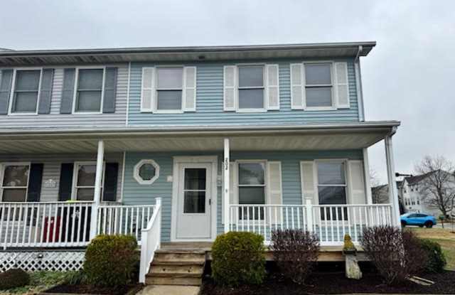 Affordable townhome in Milton, located in Ship Builders Village. - 202 South Spinnaker Lane, Milton, DE 19968