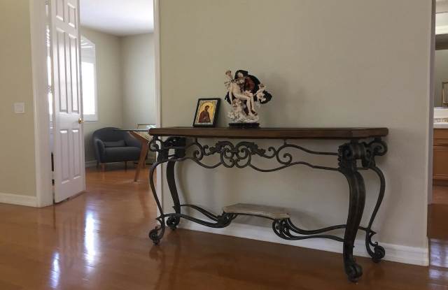 823 Alderdale Court Gallery 3