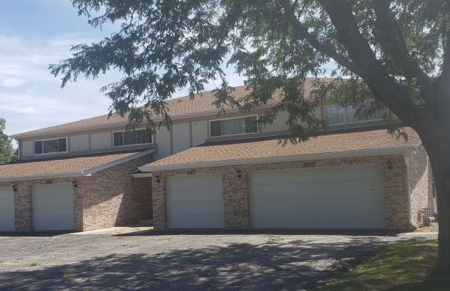 231 East NAPERVILLE Road - 231 E Naperville Rd, Westmont, IL 60559